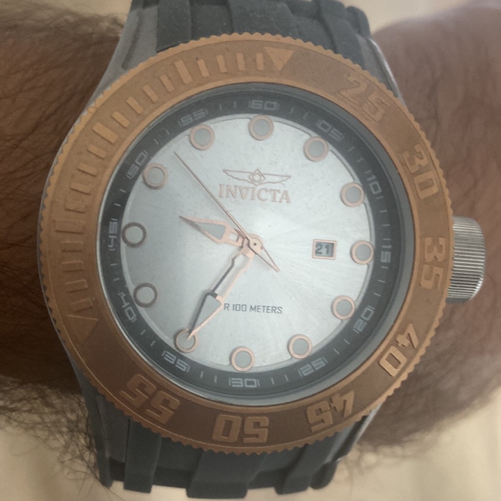 NWOT Men’s Pro-Diver Invicta Watch